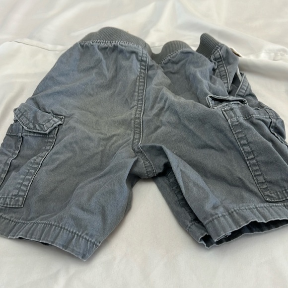 Garanimals 3t gray cargo shorts - Picture 2 of 3